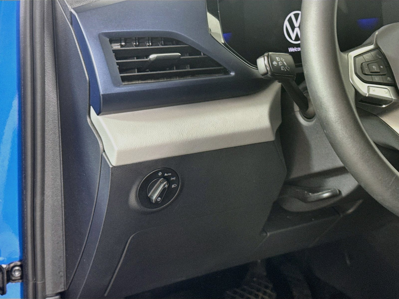 Certified 2023 Volkswagen Taos SE w/ Panoramic Sunroof Package AWD/4WD image 13