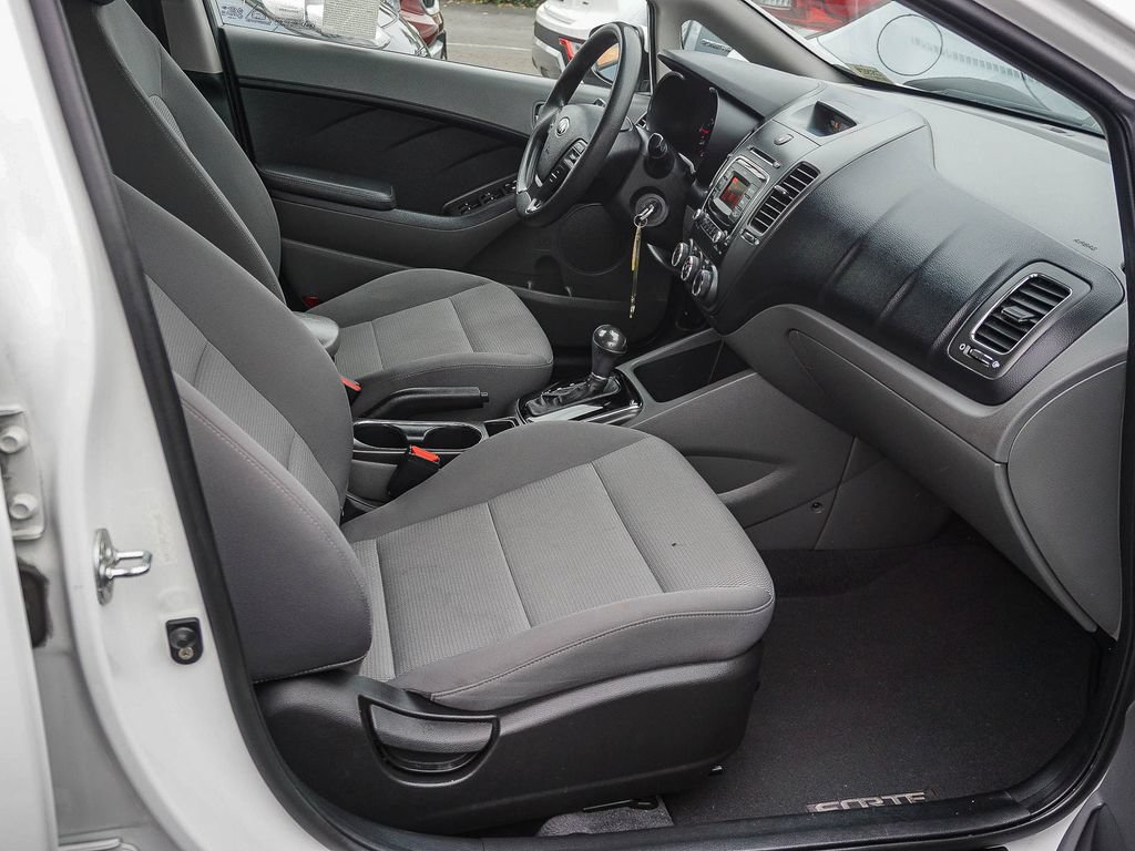 Used 2017 Kia Forte LX FWD image 13