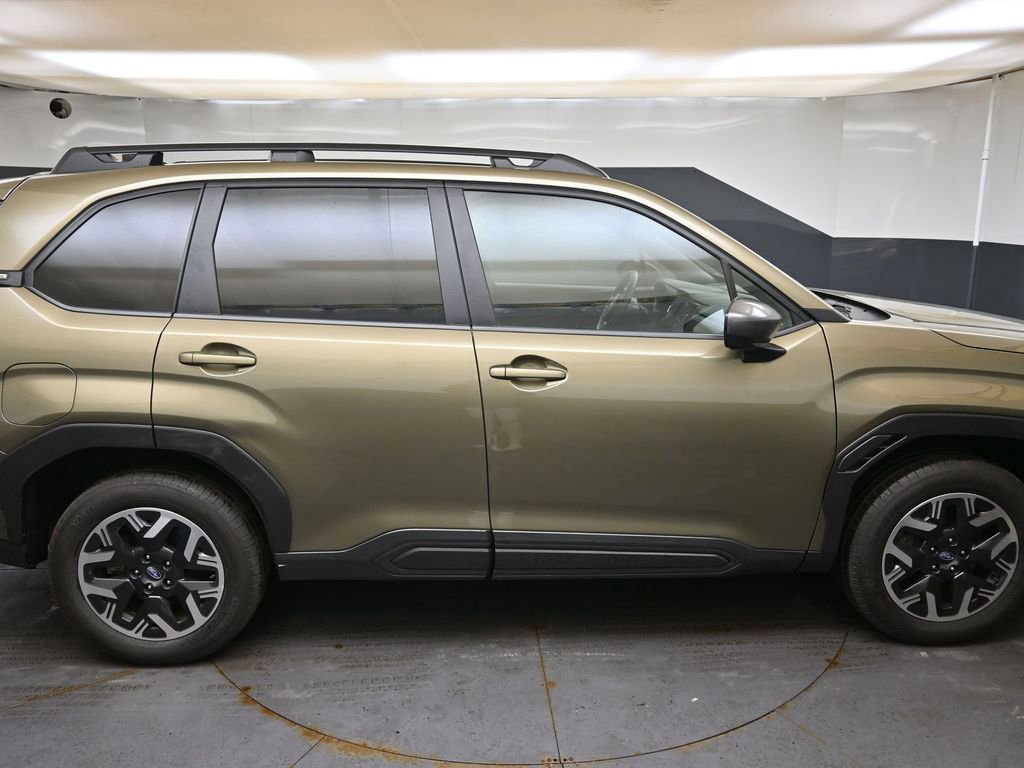 Certified 2025 Subaru Forester Premium image 7