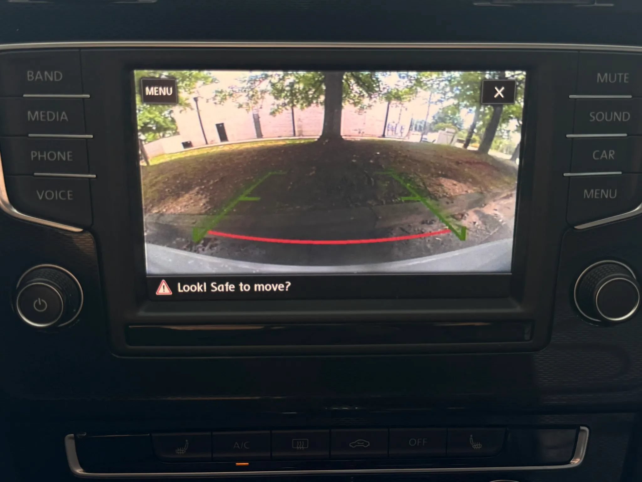Used 2017 Volkswagen GTI SE FWD image 20