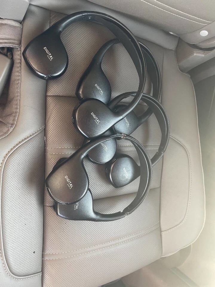 Used 2017 GMC Yukon XL Denali w/ Open Road Package image 25