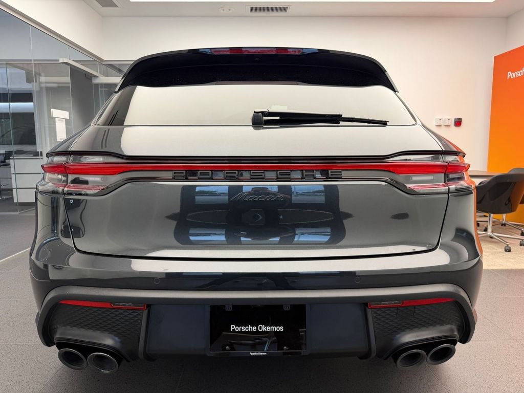 Certified 2026 Porsche Macan AWD/4WD image 8