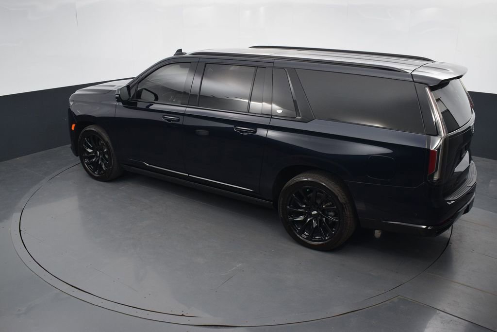 Certified 2023 Cadillac Escalade ESV Sport Platinum w/ LPO, ONYX Package image 45