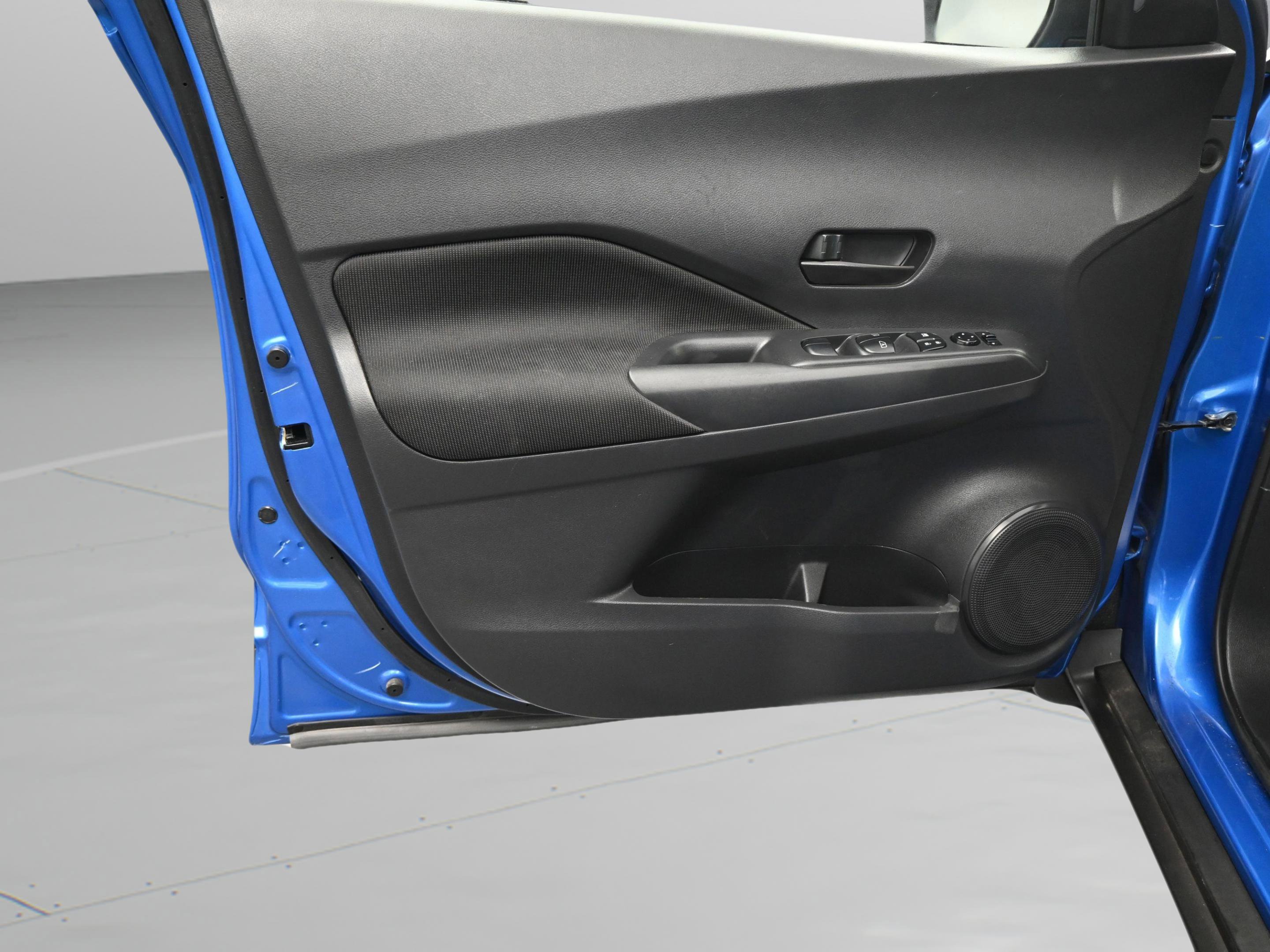 Used 2024 Nissan Kicks S image 31