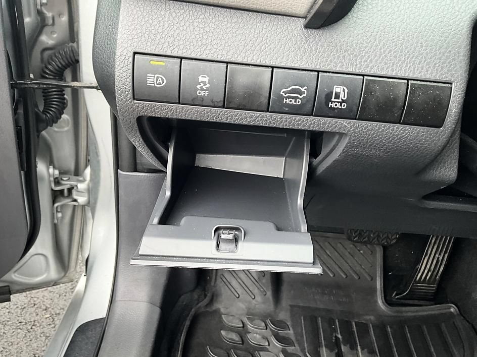Used 2022 Toyota Camry SE FWD image 17