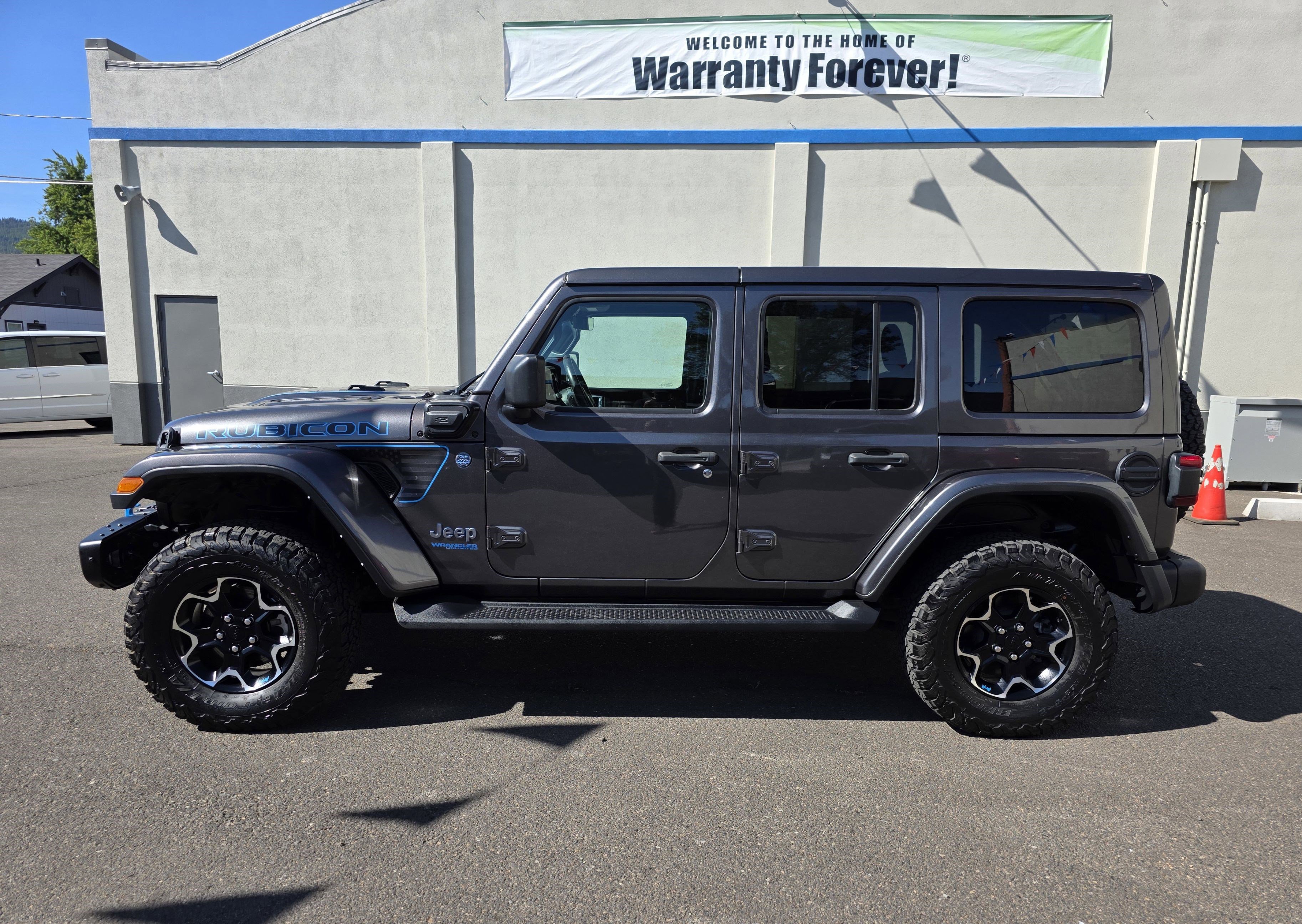 Used 2021 Jeep Wrangler Unlimited Rubicon 4xe w/ Steel Bumper Group image 5