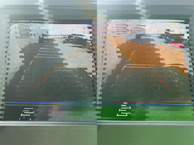 Used 2020 Chevrolet Equinox LT image 2