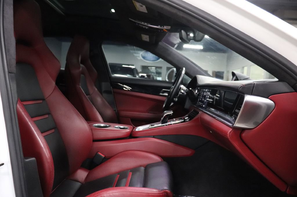 Used 2019 Porsche Panamera GTS image 24
