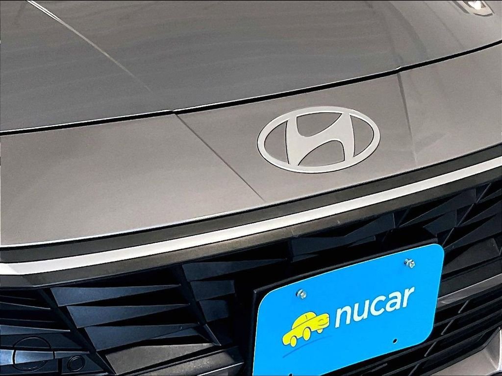 Used 2024 Hyundai Elantra SE FWD image 29