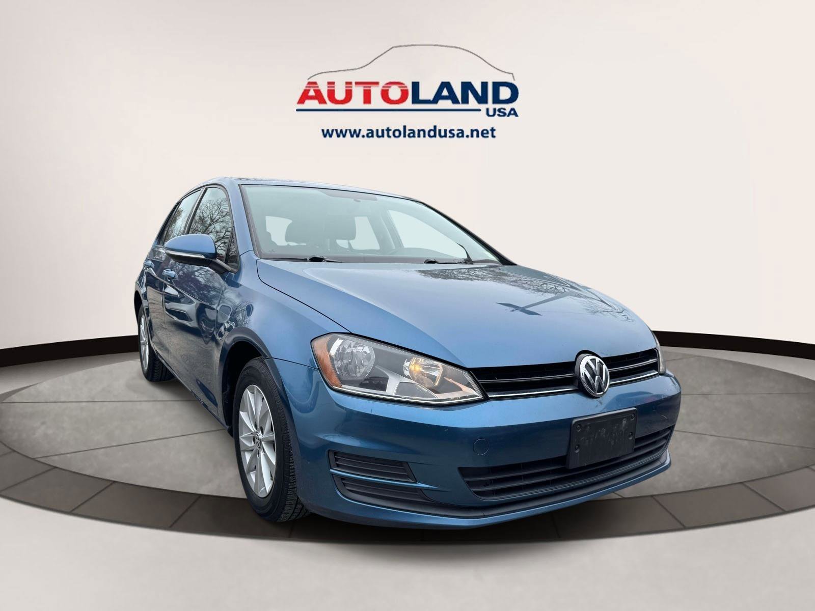 Used 2015 Volkswagen Golf S FWD image 2