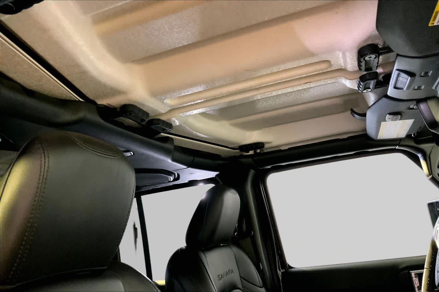 Used 2021 Jeep Wrangler Unlimited Sahara AWD/4WD image 14