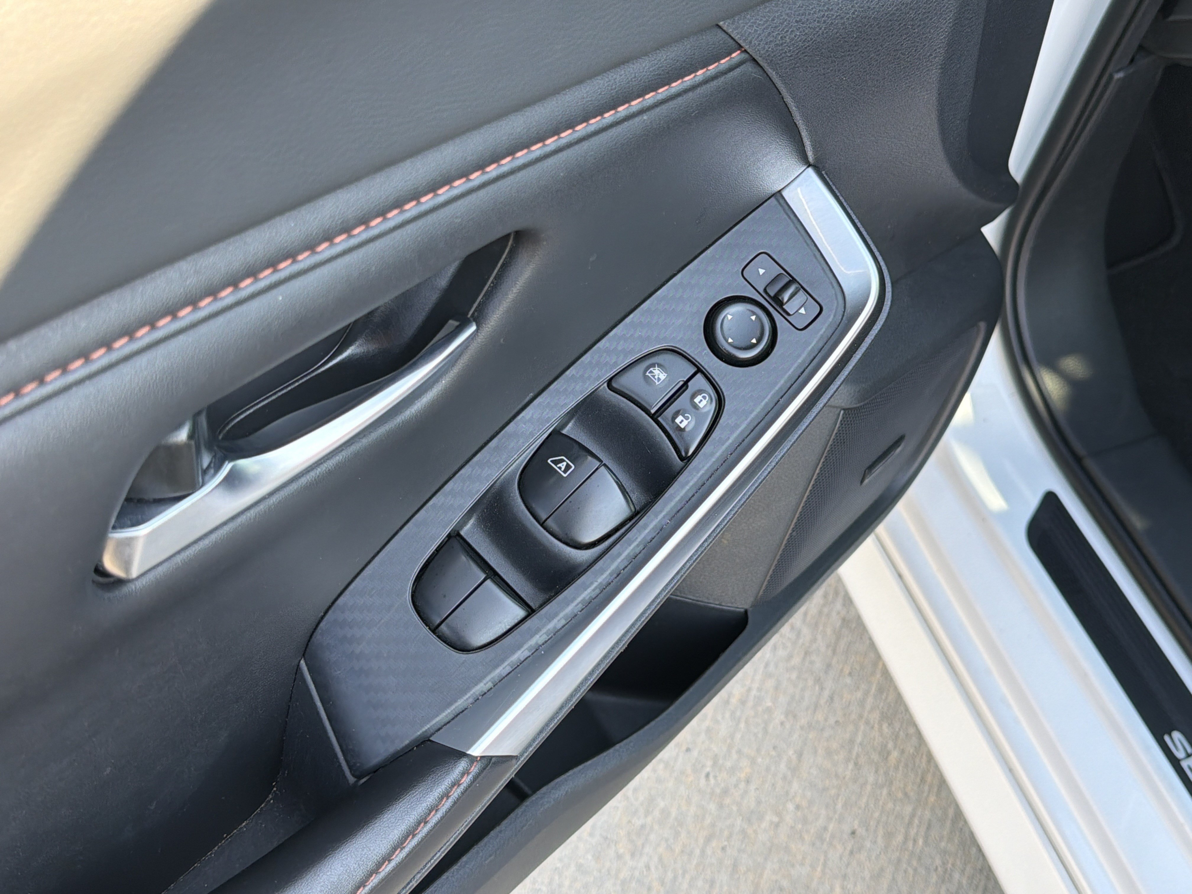 Used 2022 Nissan Sentra SR w/ SR Premium Package FWD image 15