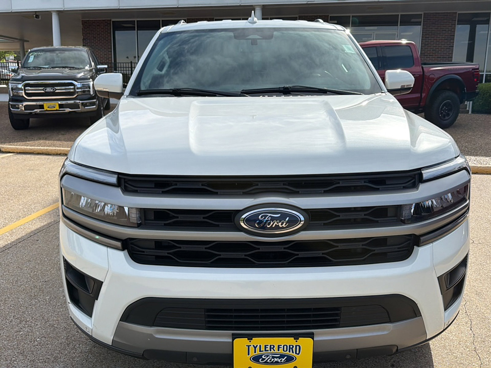 Used 2022 Ford Expedition Max XLT RWD image 3