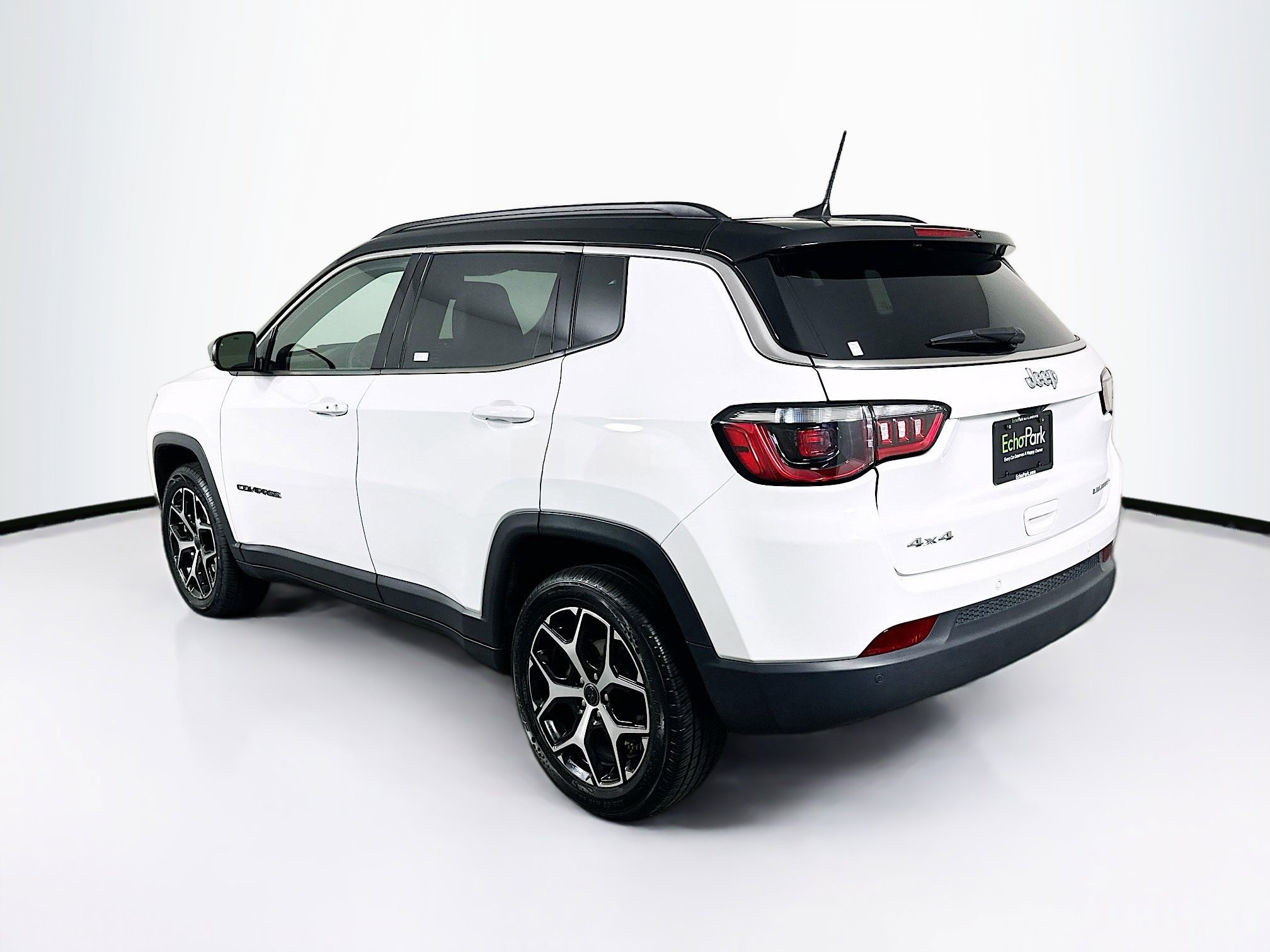 Used 2025 Jeep Compass Limited image 5