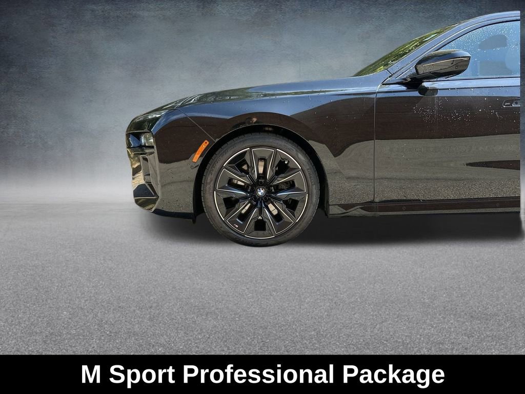 Used 2024 BMW 760i xDrive w/ Executive Package image 14