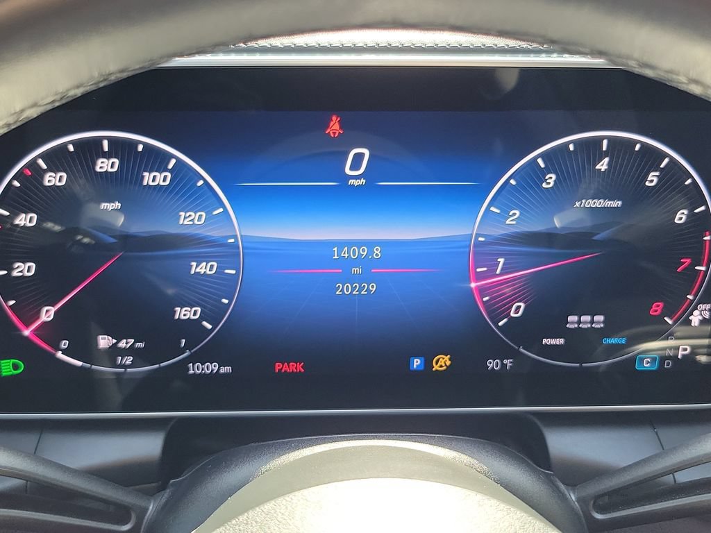 Used 2025 Mercedes-Benz GLC 300 4MATIC image 25
