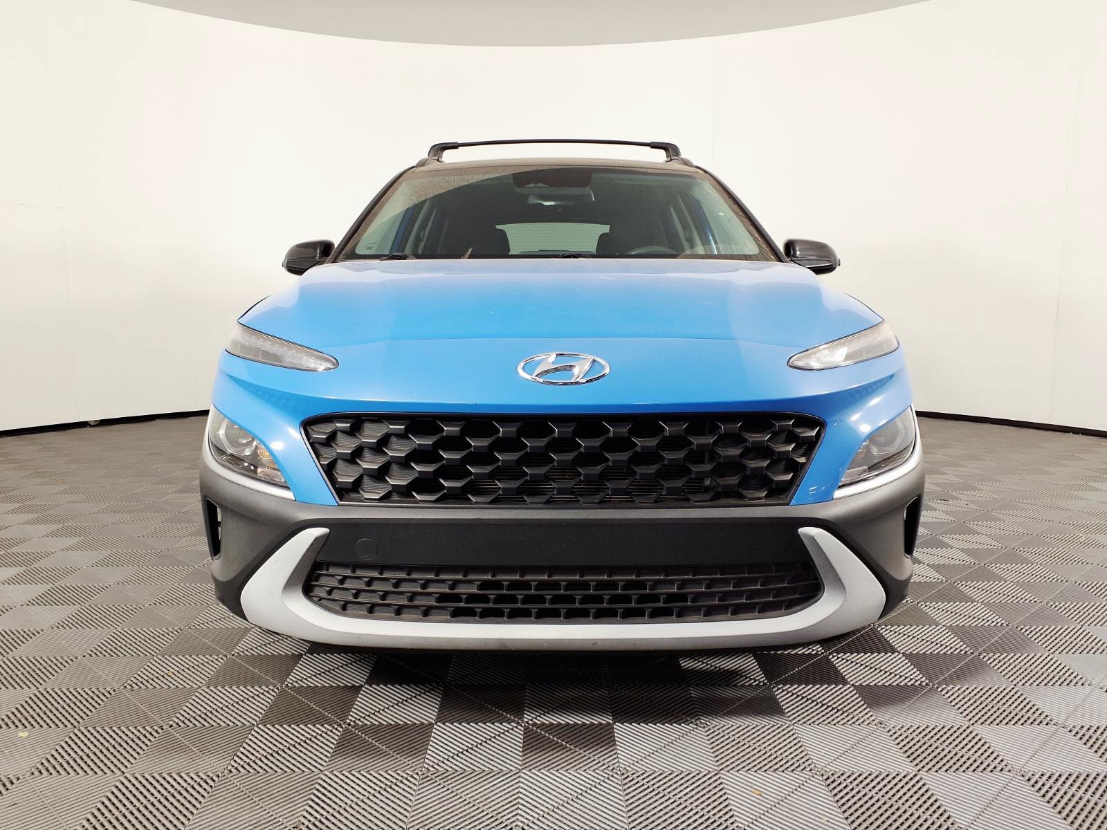 Used 2022 Hyundai Kona SEL FWD image 2