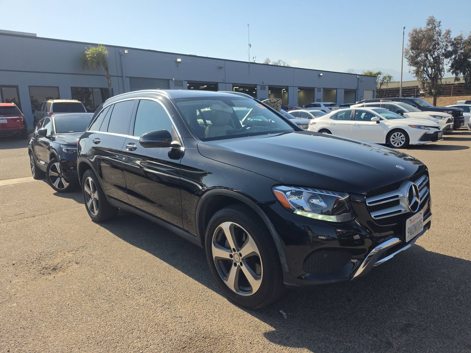 Used 2017 Mercedes-Benz GLC 300 w/ Premium 1 Package image 4