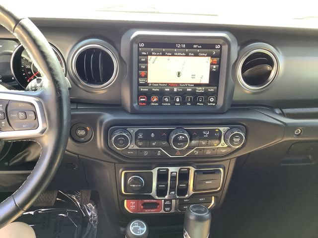 Used 2022 Jeep Wrangler Unlimited Rubicon w/ Xtreme Recon 35" Tire Package AWD/4WD image 17