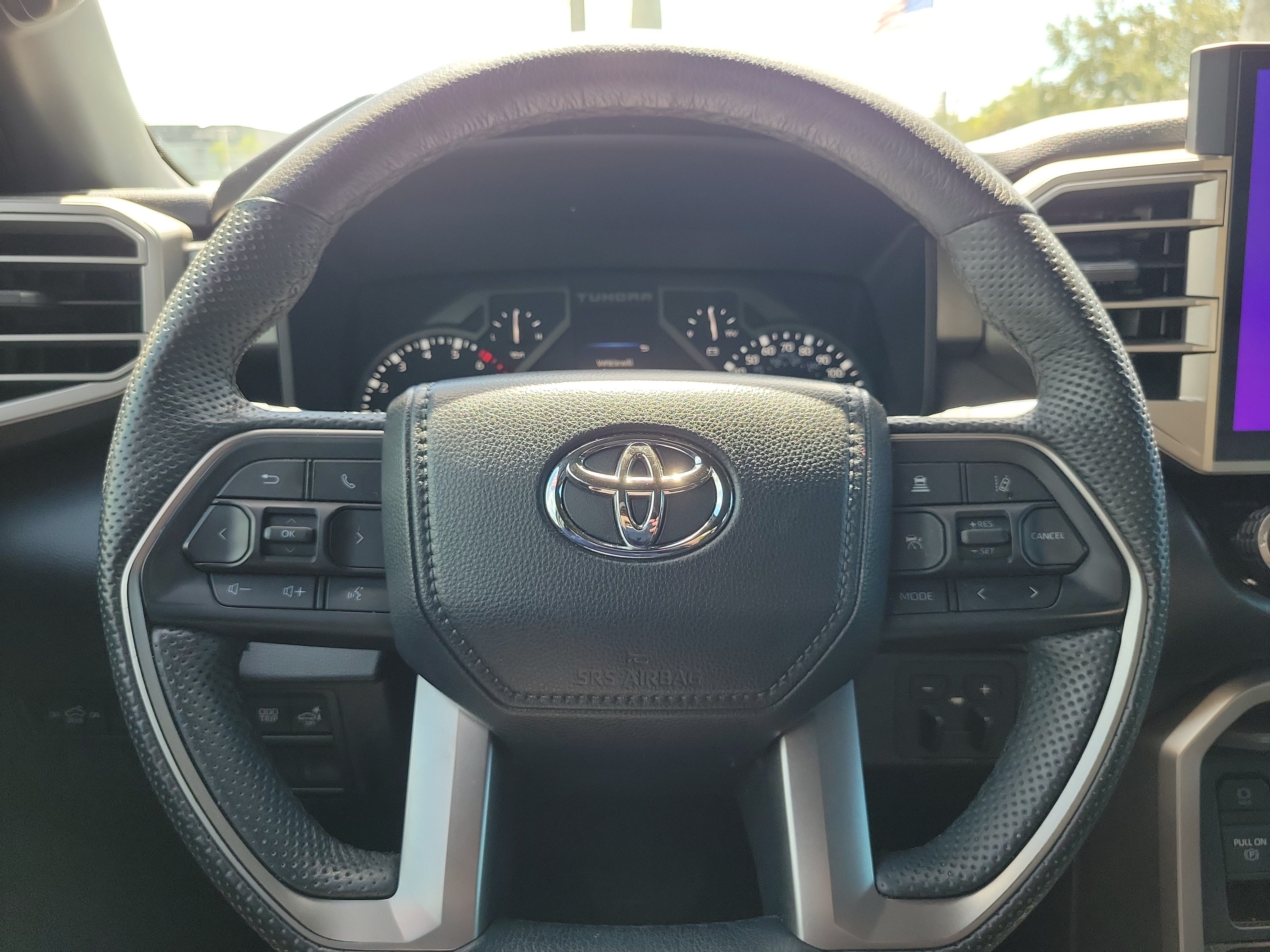 Used 2025 Toyota Tundra SR5 w/ SR5 Premium Package AWD/4WD image 23