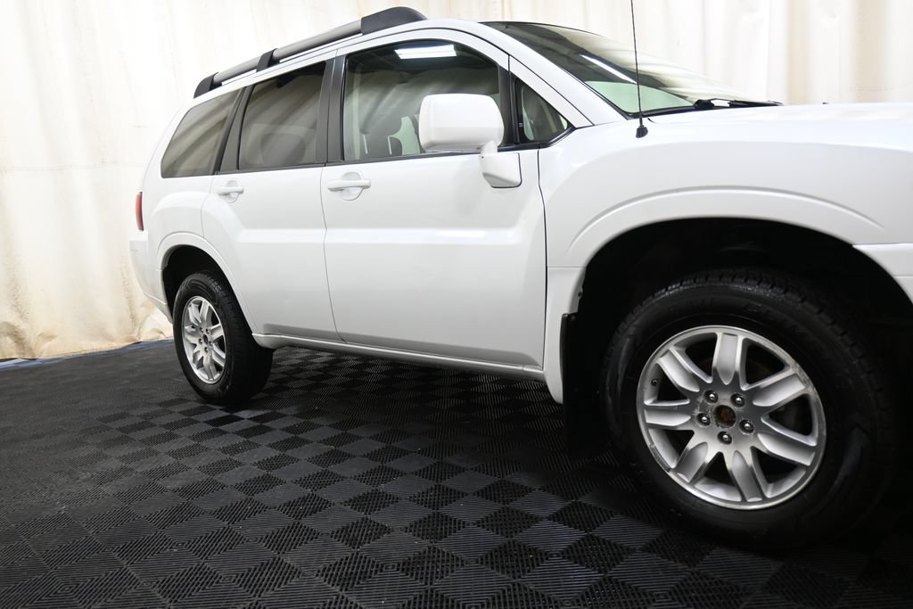 Used 2011 Mitsubishi Endeavor LS AWD/4WD image 15