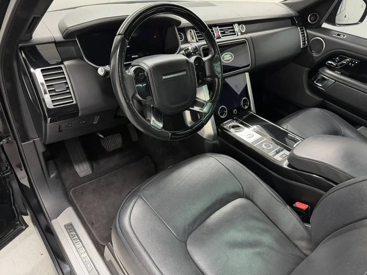 Used 2018 Land Rover Range Rover Supercharged AWD/4WD image 9