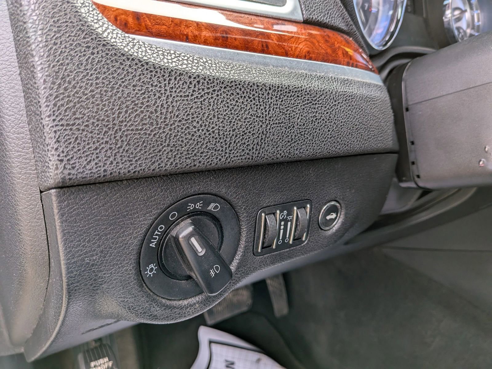 Used 2012 Chrysler 300 Limited image 35