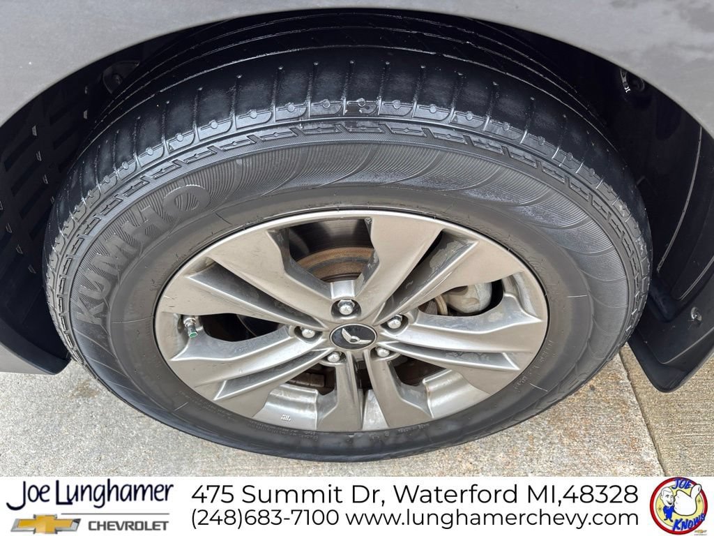 Used 2014 Hyundai Santa Fe Sport w/ Technology Package 04 FWD image 9