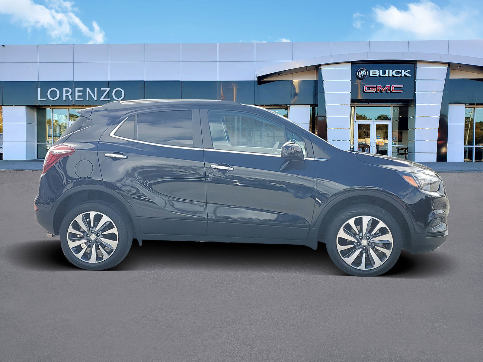 Used 2022 Buick Encore Preferred w/ Safety Package image 4