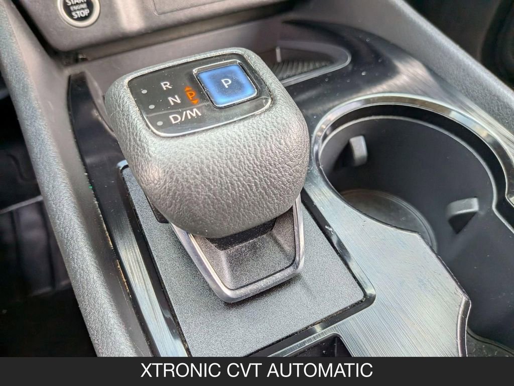 Used 2022 Nissan Rogue SV FWD image 16