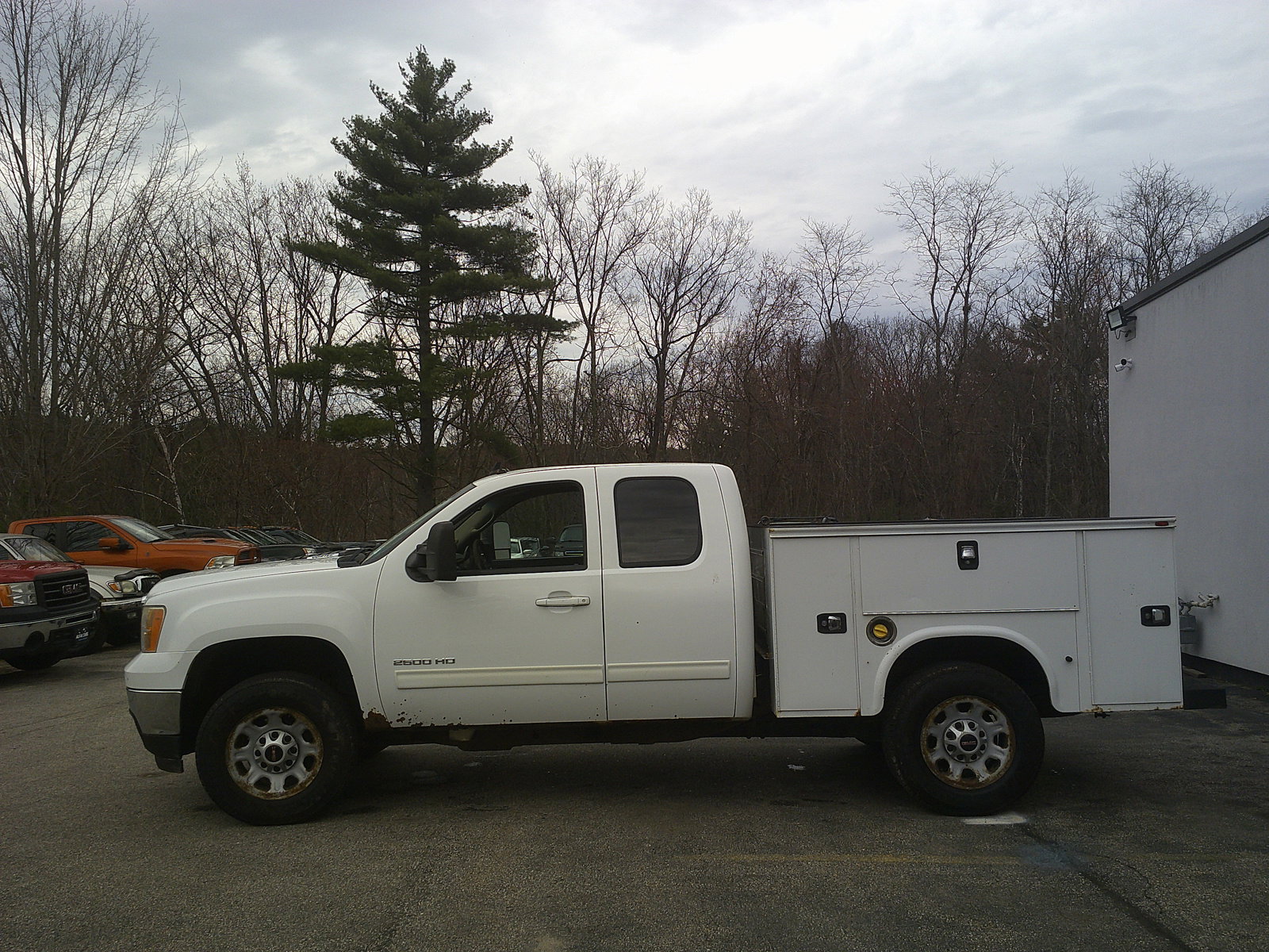 Used 2013 GMC Sierra 2500 SLT w/ Suspension Package, Off-Road AWD/4WD image 9