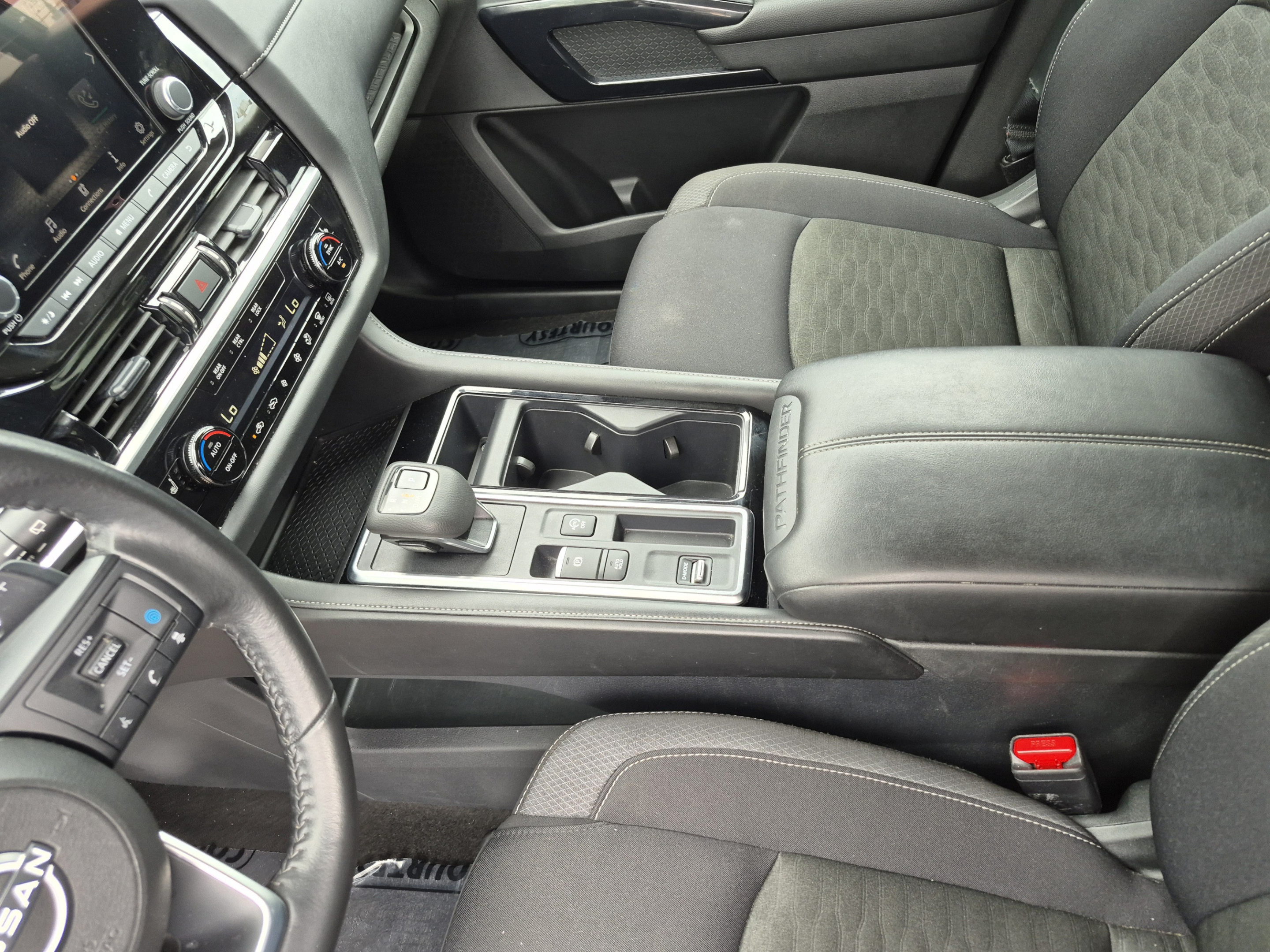 Certified 2025 Nissan Pathfinder SV FWD image 23