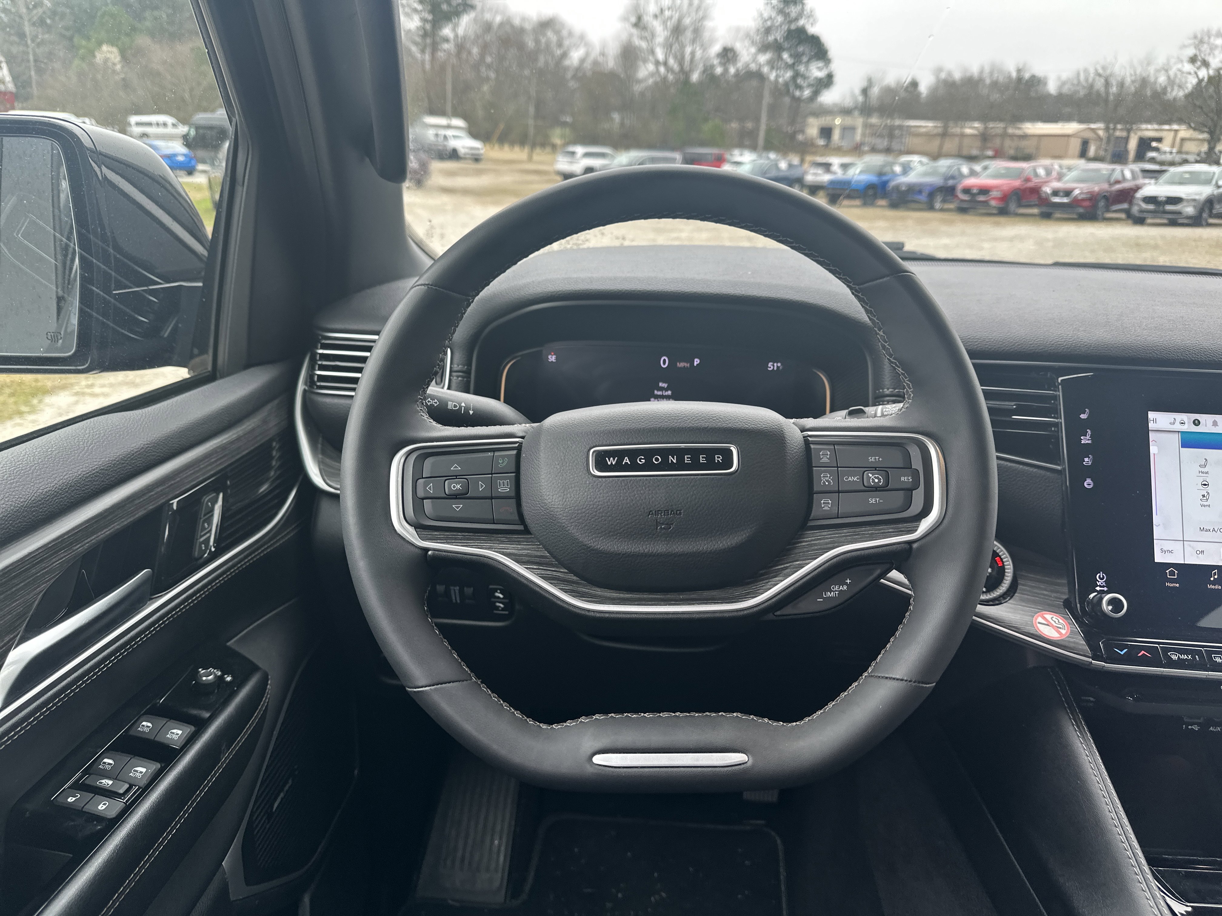 Used 2024 Jeep Wagoneer L Series II image 24