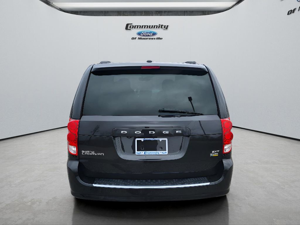 Used 2018 Dodge Grand Caravan SXT image 7