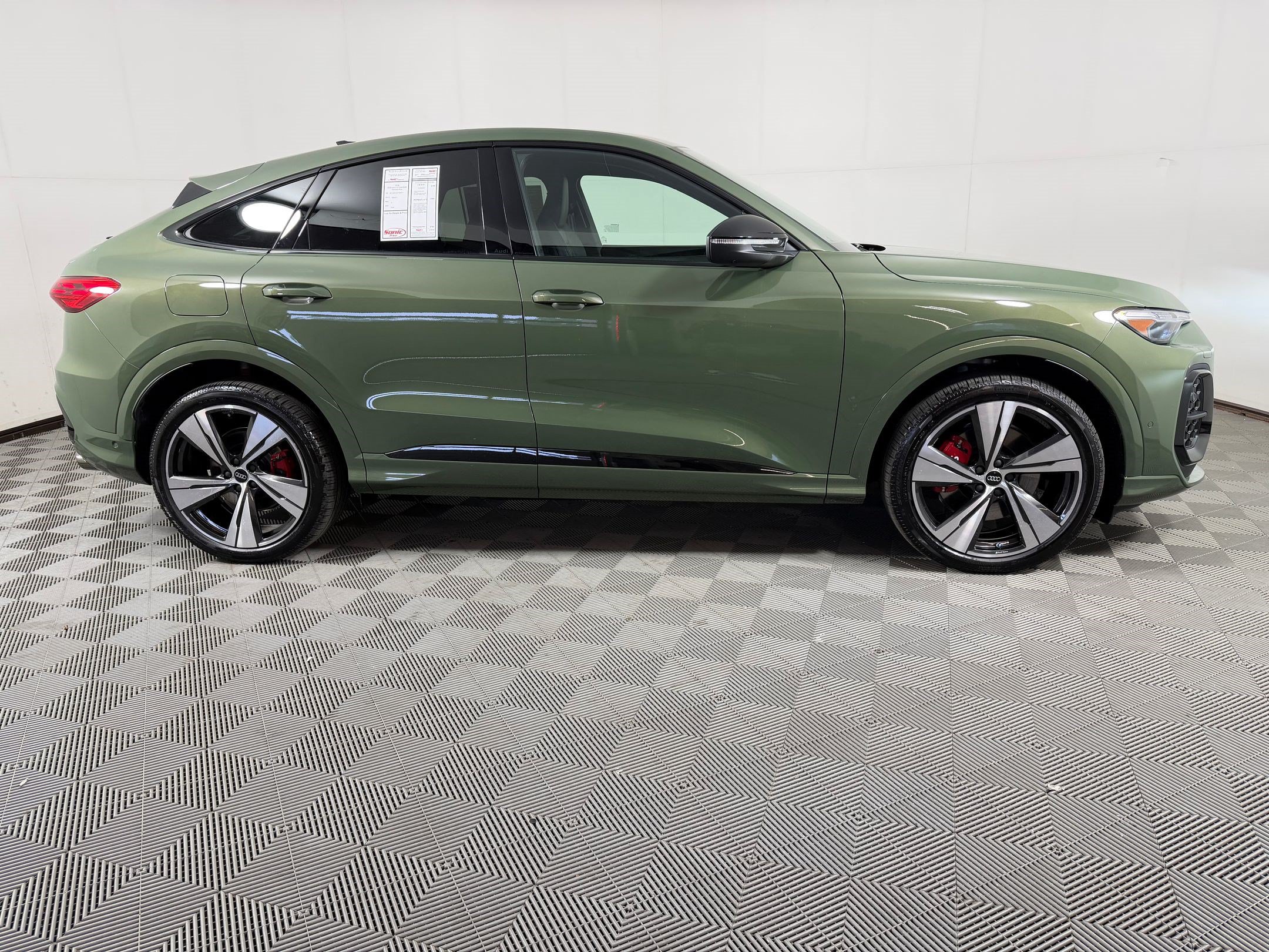 New 2026 Audi SQ5 Premium Plus AWD/4WD image 8