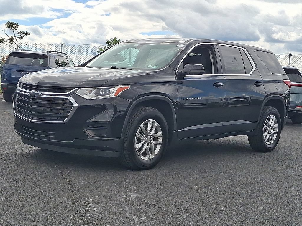 Used 2021 Chevrolet Traverse LS FWD image 3