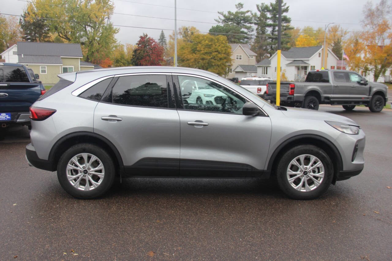 Certified 2024 Ford Escape Active image 2