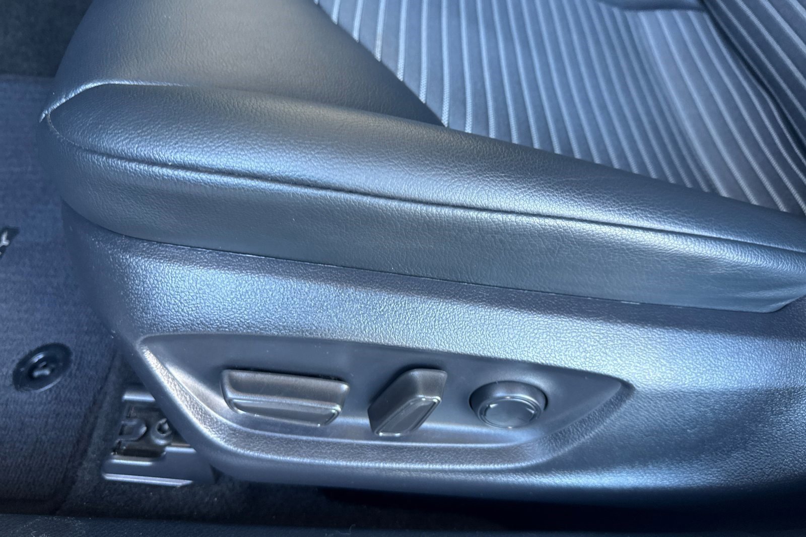 Certified 2023 Toyota Camry SE w/ Convenience Package image 12