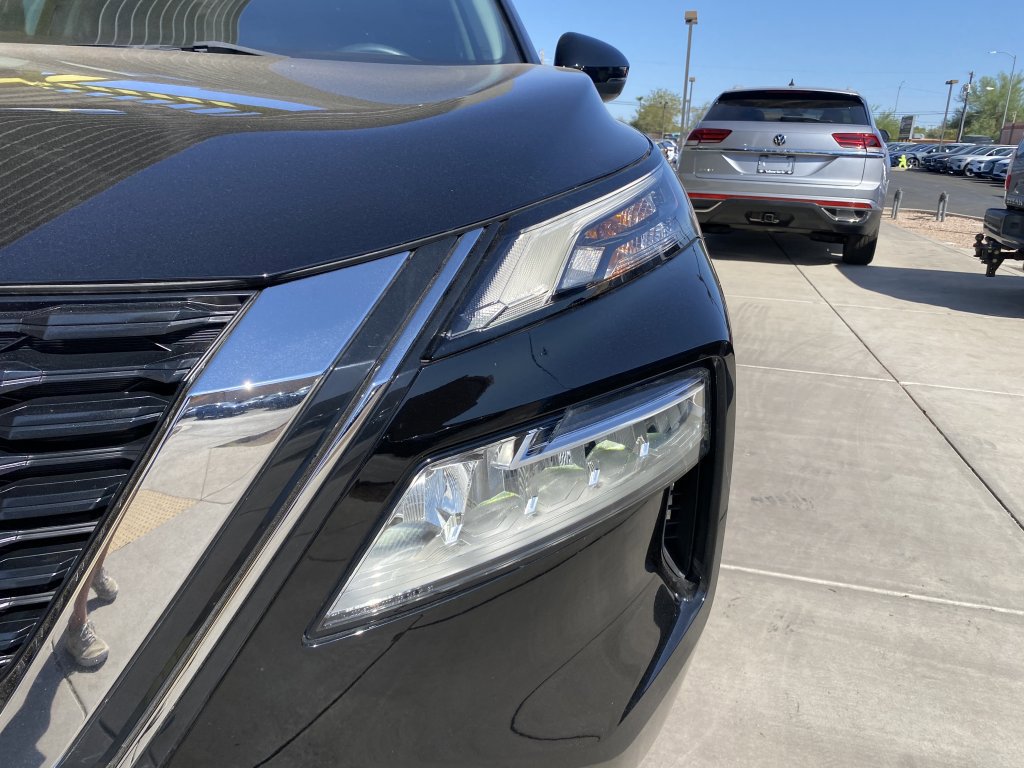 Used 2022 Nissan Rogue SV FWD image 8