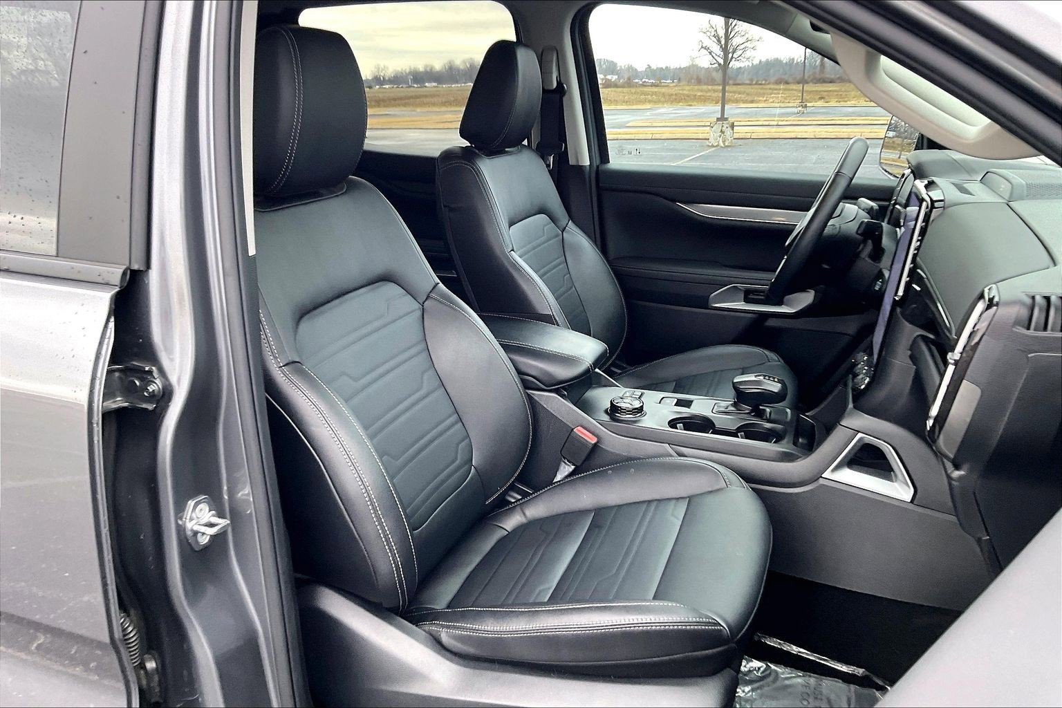 Used 2024 Ford Ranger Lariat w/ FX4 Off-Road Package image 8