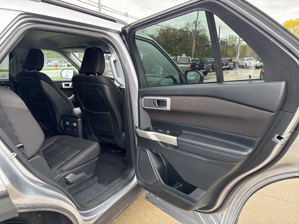 Used 2020 Ford Explorer XLT w/ Comfort Package AWD/4WD image 45