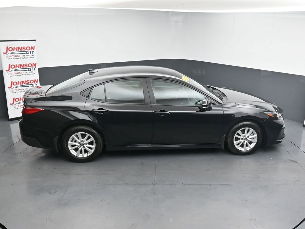 Used 2025 Toyota Camry LE FWD image 31