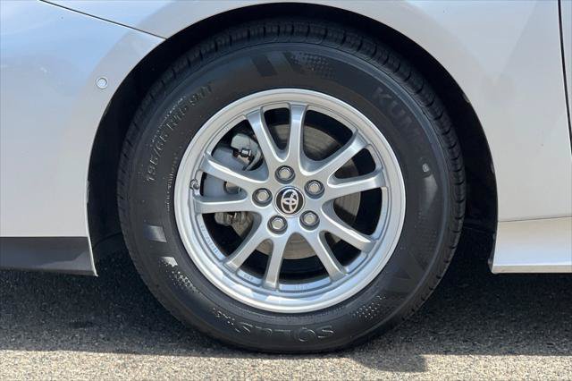 Certified 2021 Toyota Prius LE AWD/4WD image 30