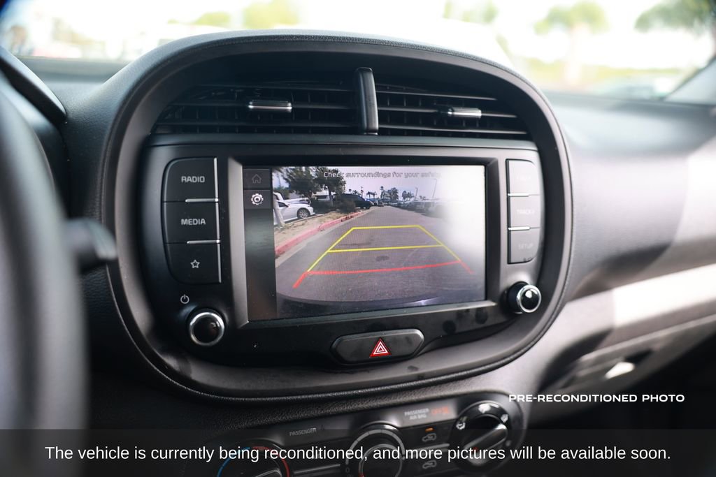 Used 2023 Kia Soul LX w/ LX Technology Package image 17