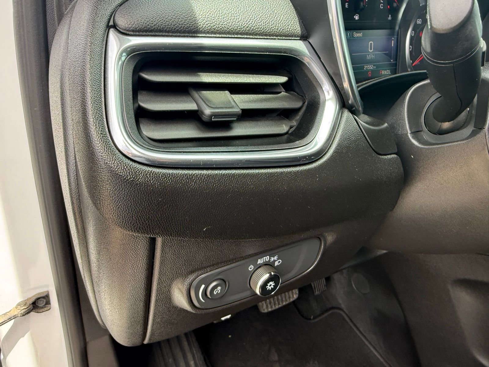 Used 2022 Chevrolet Equinox LT image 12