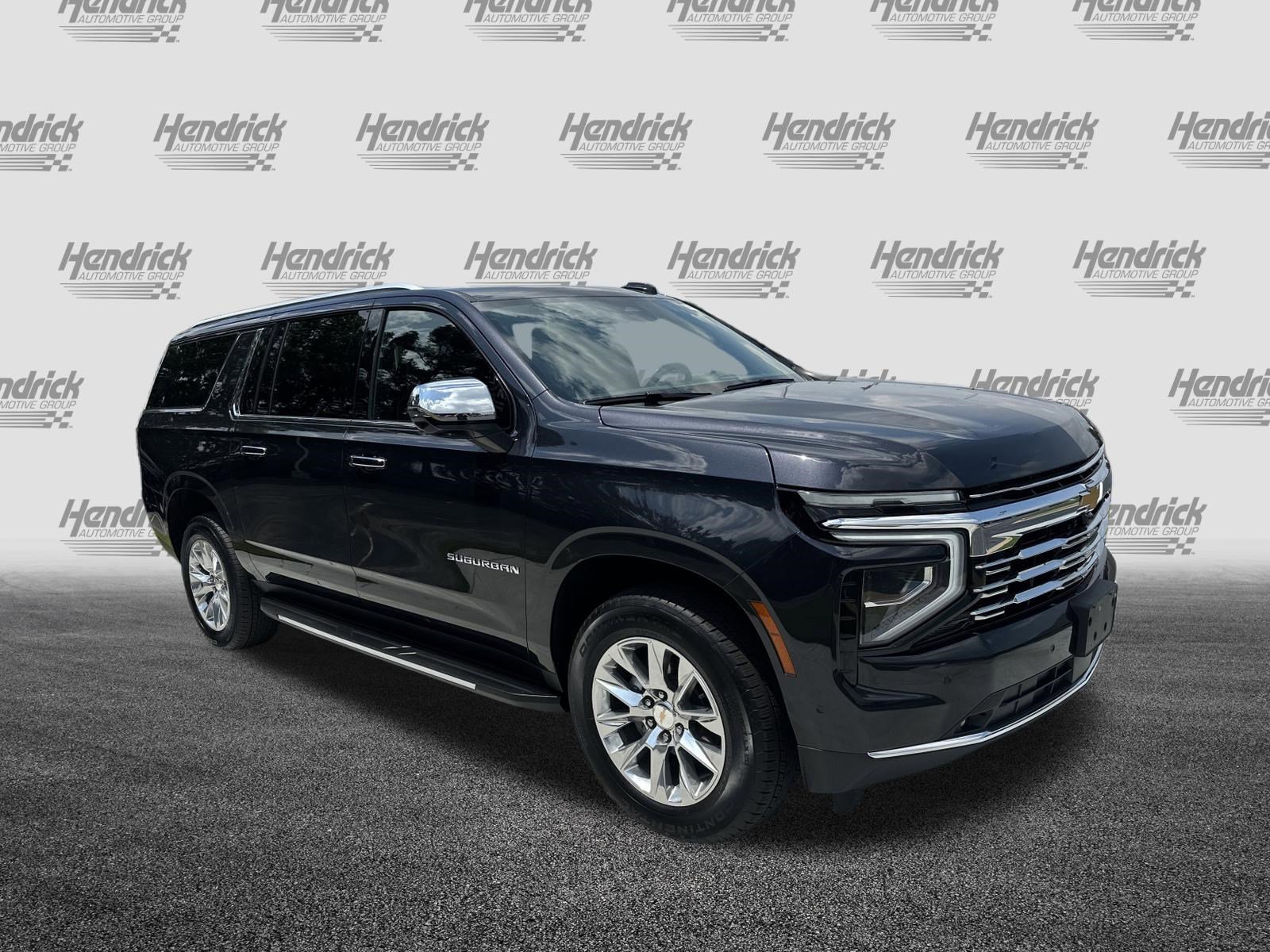 Used 2025 Chevrolet Suburban Premier RWD image 2