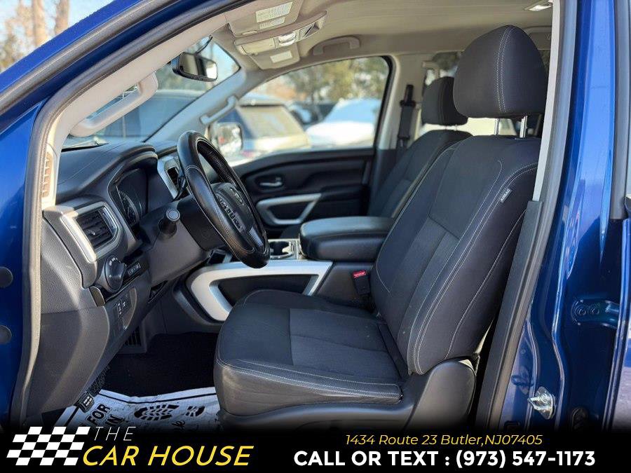 Used 2019 Nissan Titan SV w/ SV Convenience Package image 15