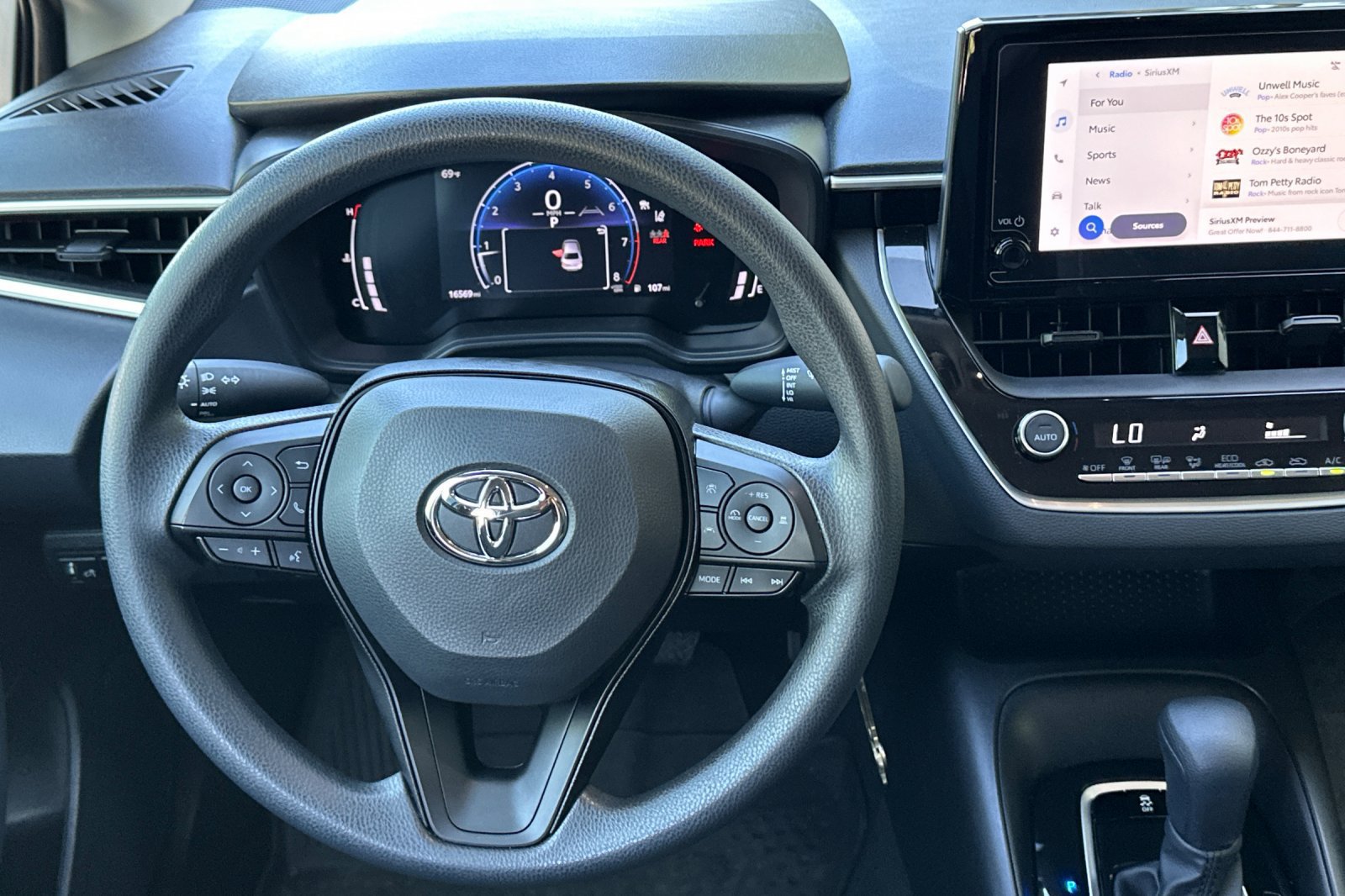 Used 2026 Toyota Corolla LE FWD image 11