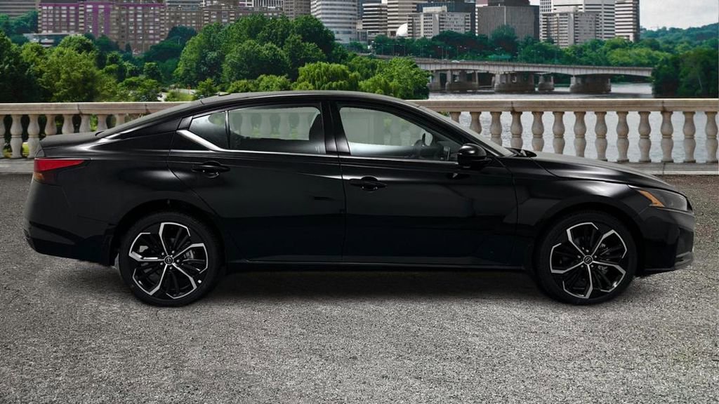 Used 2024 Nissan Altima 2.5 SR image 4