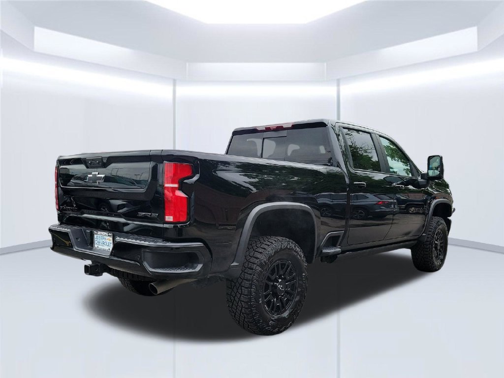 Used 2026 Chevrolet Silverado 2500 ZR2 w/ LPO, Dark Essentials Package AWD/4WD image 5